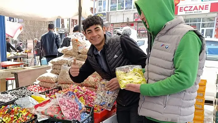 Ağrı'da bayrama sayılı günler kala şeker satışları başladı