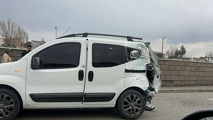 Ağrı'da bayramın ilk kazası meydana geldi can kaybı yaşanmadı