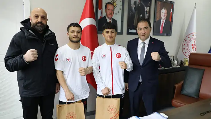 Ağrı'da boksun yükselen yıldızları İl Müdürü Çelebi'yi ziyaret etti