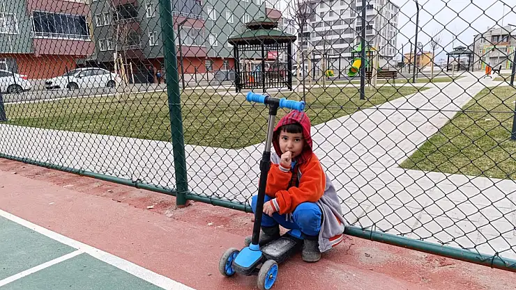 Ağrı'da çocuklar okul tatilinin tadını çıkardı