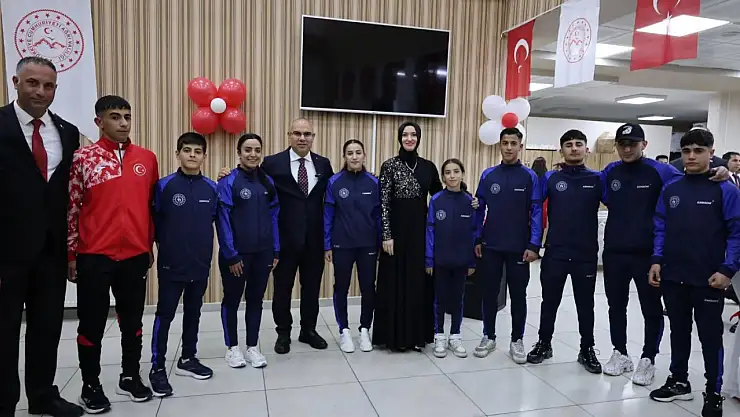 Ağrı'da Cumhuriyetin 102. yılına özel anlamlı resepsiyon