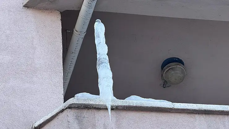 Ağrı'da dondurucu soğuk her yeri sardı