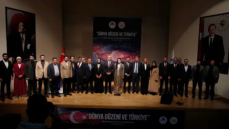 Ağrı'da 'Dünya düzeni ve Türkiye' programı ilgi gördü