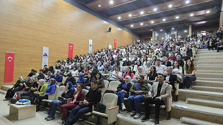 Ağrı'da Dünya Hemşireler Günü için program düzenlendi