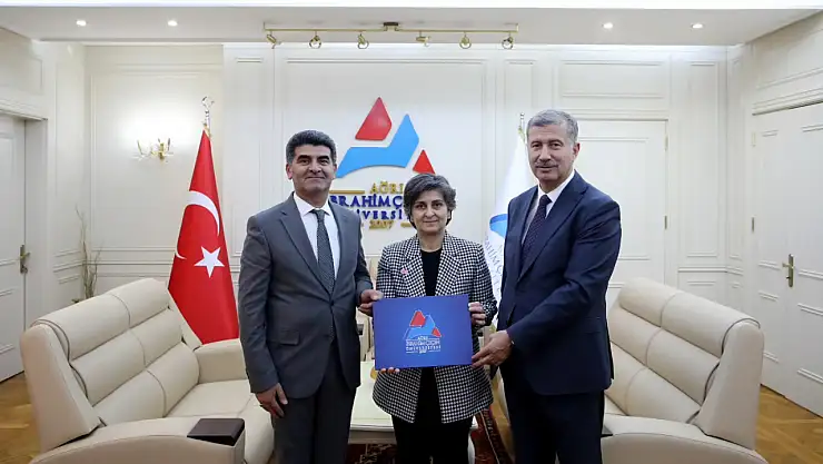 Ağrı'da eğitim güçleniyor: Üniversite ve kamu kurumlarından ortak adım