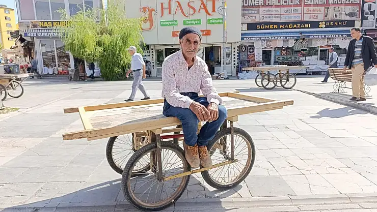 Ağrı'da el arabacılığı yaz kış devam ediyor