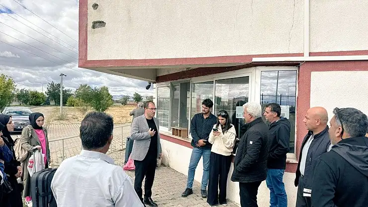 Ağrı'da 'evinize hoş geldiniz' mesajı ile yeni öğrenciler karşılandı