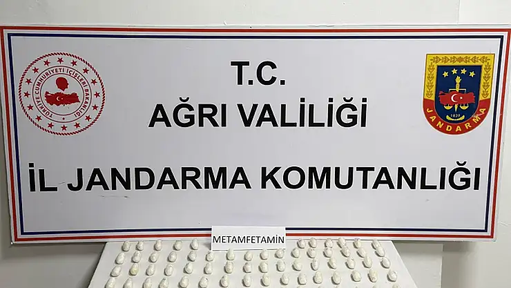 Ağrı'da film gibi operasyon: Uyuşturucuyu midesinde taşıdı, jandarmadan kaçamadı