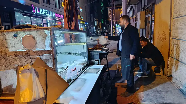 Ağrı'da gece ciğercisi: 18 yıldır tezgâhın başında