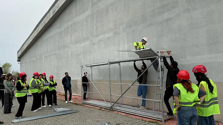 Ağrı'da geleceğin iş sağlığı ve güvenliği uzmanları iskele üzerinde eğitim aldı