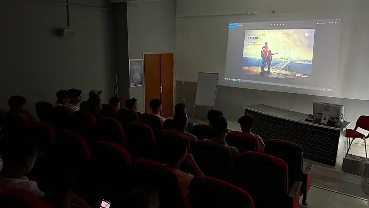 Ağrı'da gençler 15 Temmuz'u belgeselle hatırladı