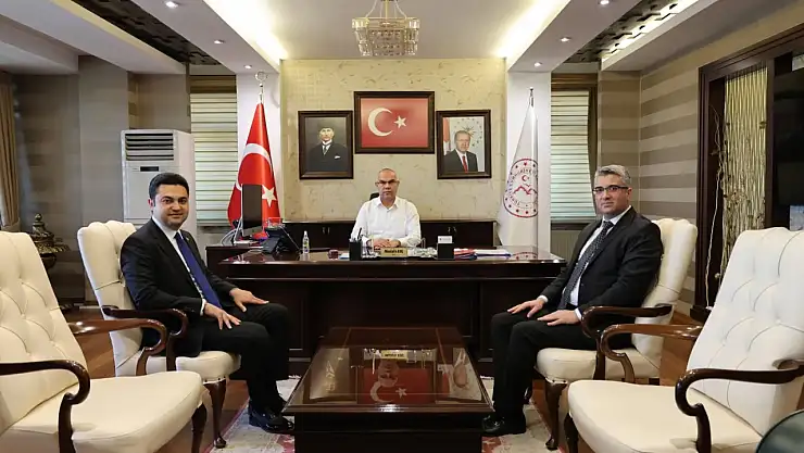 Ağrı'da görev değişimi: Yeni vali yardımcıları göreve başladı