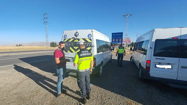 Ağrı'da jandarma'dan servis şoförlerine eğitim ve uyarı