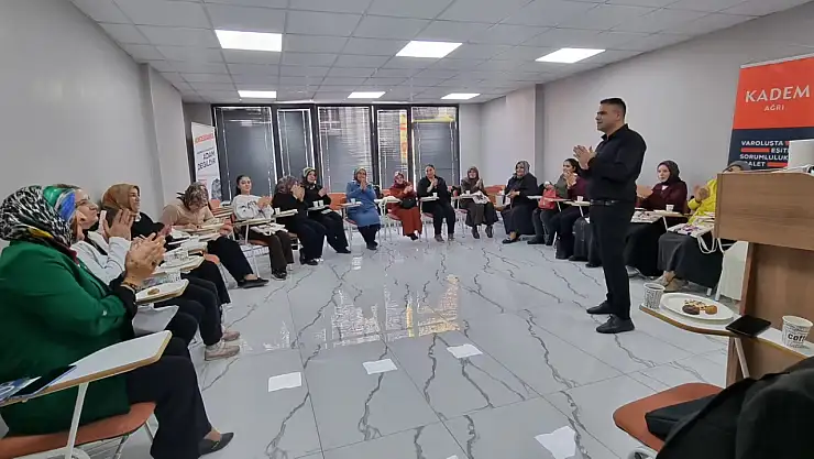 Ağrı'da kadınlar eğitimde buluştu: Aile içi iletişim masaya yatırıldı