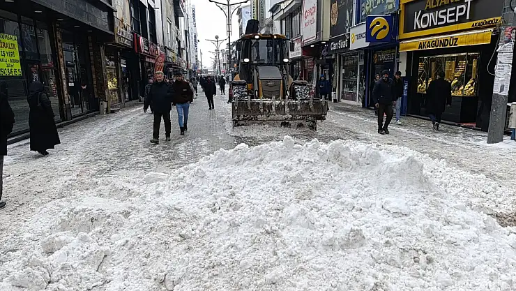 Ağrı'da kar yağışına karşı hızlı müdahale