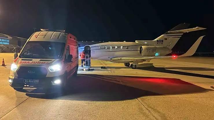 Ağrı'da kritik kalp vakasında genç, ambulans uçakla Ankara'ya gönderildi