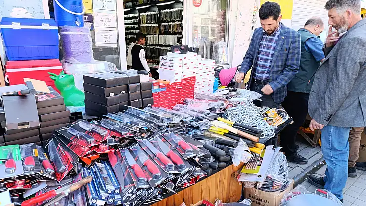 Ağrı'da kurban bıçakları tezgâhlarda yerini aldı