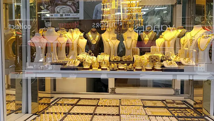 Ağrı'da kuyumcularda bahar hareketliliği: Düğünlerde takı tercihleri değişti mi?