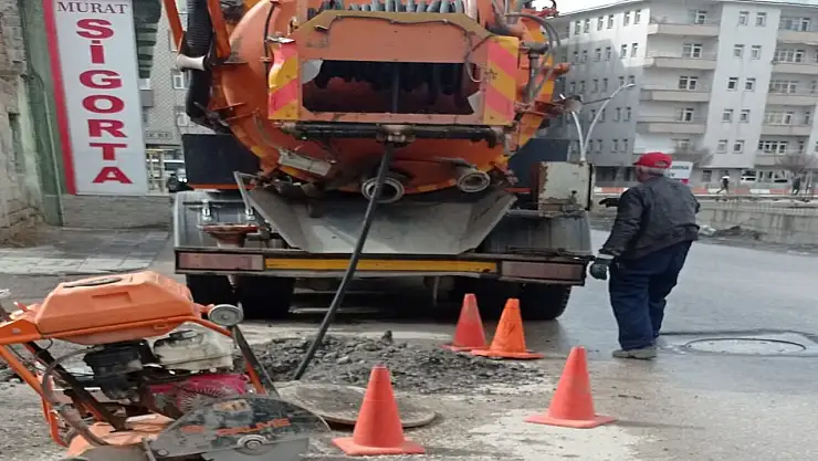 Ağrı'da mazgallar temizleniyor taşkınlara karşı önlem alınıyor