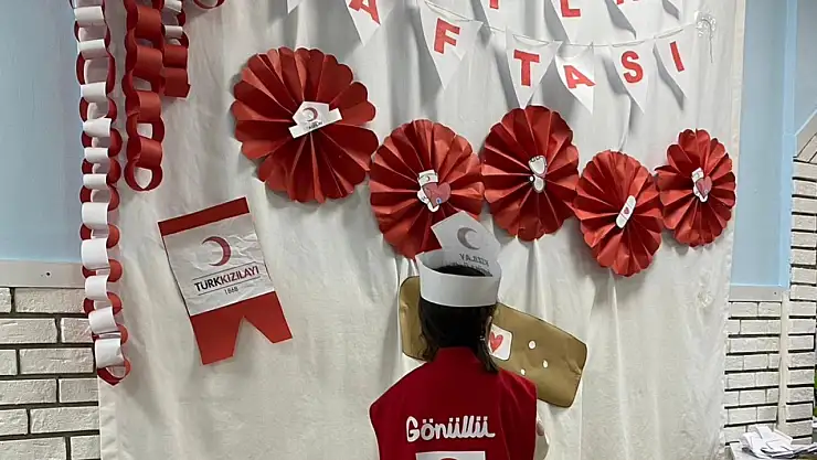 Ağrı'da minik öğrenciler yardımlaşmayı oyunla öğrendi