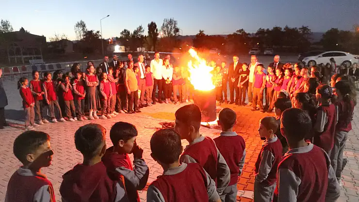Ağrı'da öğrenciler 'okulum beni bekler' dedi, okula bağlılıklarını pekiştirdi