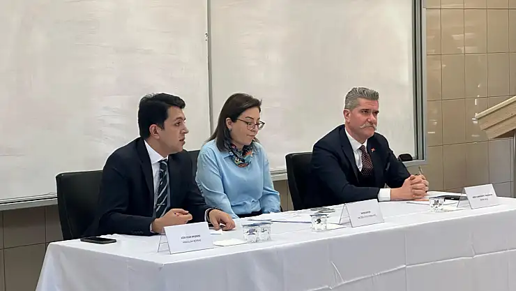 Ağrı'da öğrenciler yargı mensuplarıyla kariyer üzerine konuştu
