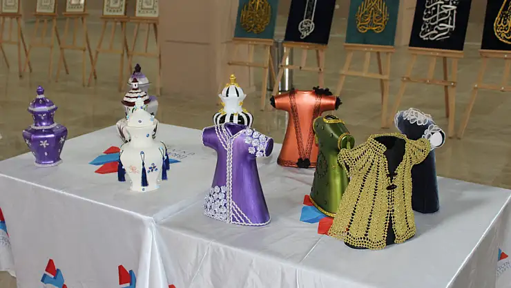 Ağrı'da öğrencilerden hayran bırakan mezuniyet sergisi