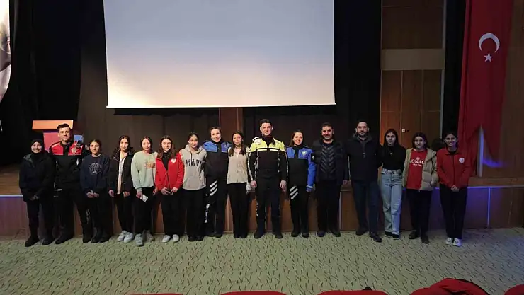Ağrı'da öğrencilere polislerden güvenlik ve trafik eğitimi