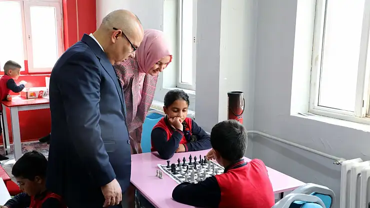 Ağrı'da okuldan uzak kalan çocuklar yeniden sınıflarına döndü