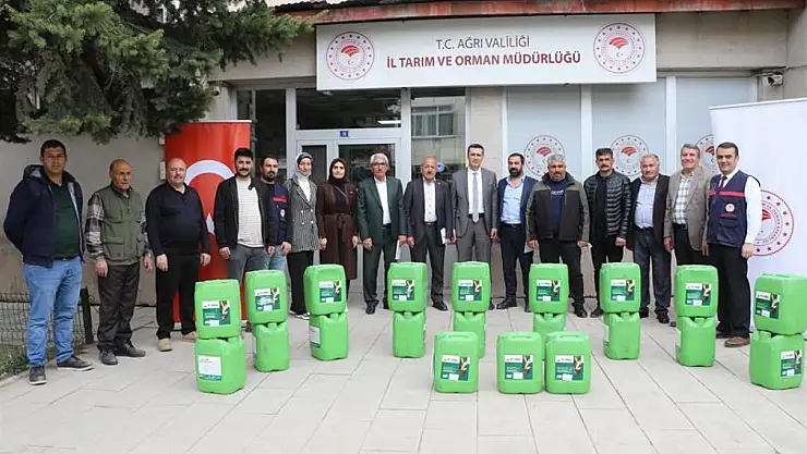 Ağrı'da organik tarımı destekleyen hümik asit dağıtımı yapıldı