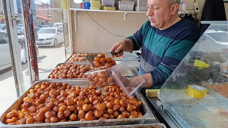 Ağrı'da Ramazan Bayramı öncesi tatlı tezgâhlarında hareketlilik başladı