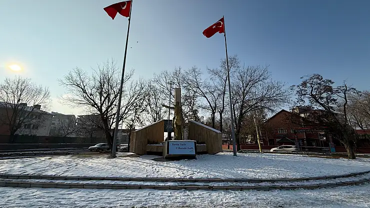 Ağrı'da sabah sisi yerini açık havaya bıraktı