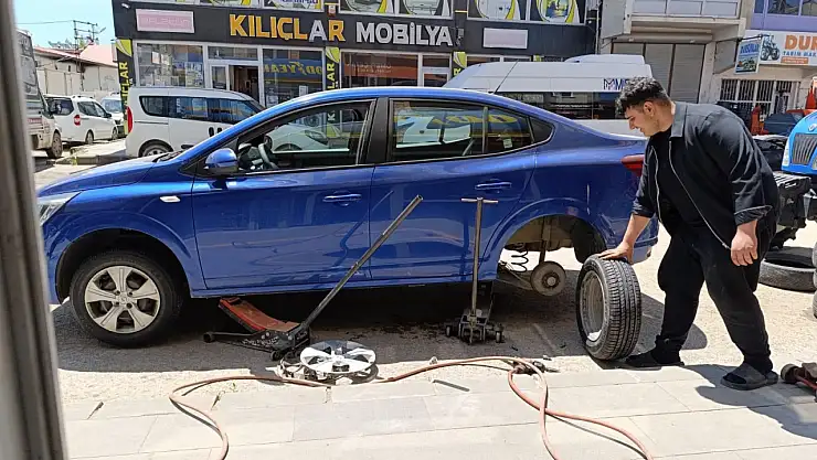 Ağrı'da sıcaklık arttı, lastik mesaisi başladı: Yaz lastiği alırken nelere dikkat edilmeli?