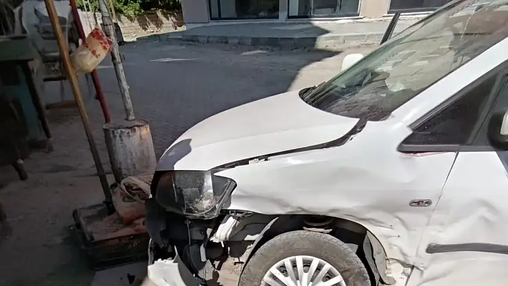 Ağrı'da şiddetli çarpışma: Yaralılar hastaneye kaldırıldı