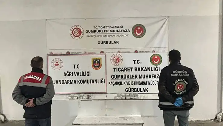 Ağrı'da tırlara gizlenen uyuşturucu jandarma ekiplerince ortaya çıkarıldı