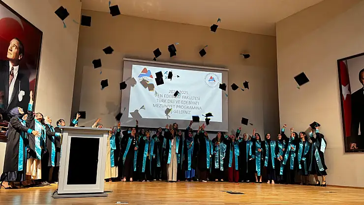 Ağrı'da Türk Dili ve Edebiyatı öğrencileri kep attı