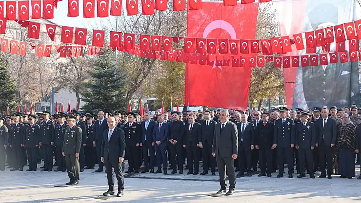 Ağrı'da Ulu Önder Gazi Mustafa Kemal Atatürk saygı ve özlemle anıldı