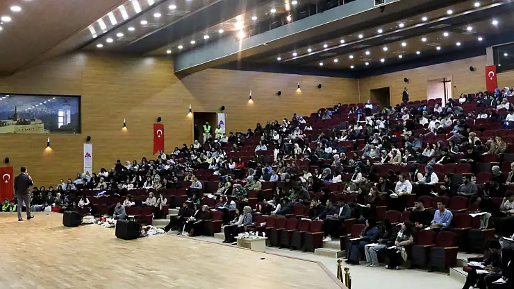 Ağrı'da üniversite öğrencilerine iş sağlığı bilinci kazandırılıyor