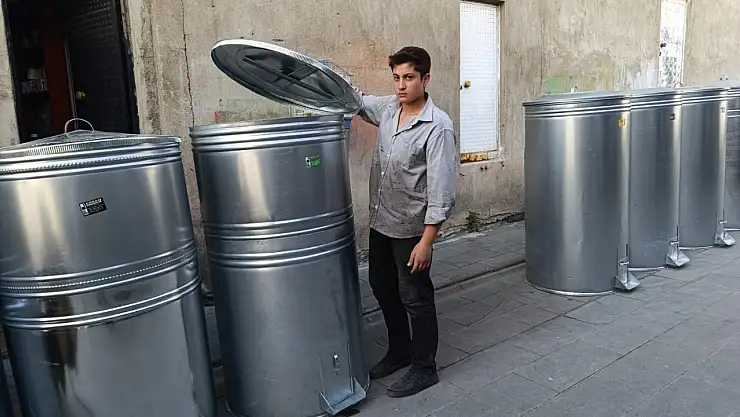 Ağrı'da ustalık ürünü: Köylüler unlarını böyle saklıyor