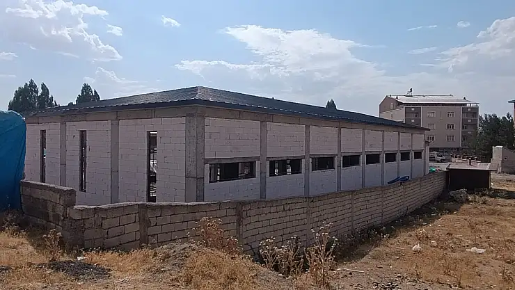 Ağrı'da yeni itfaiye ve kademe binası inşaatı devam ediyor
