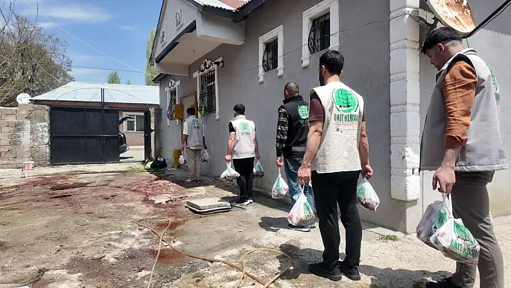 Ağrı'da yüzlerce ihtiyaç sahibi aileye kurban eti desteği