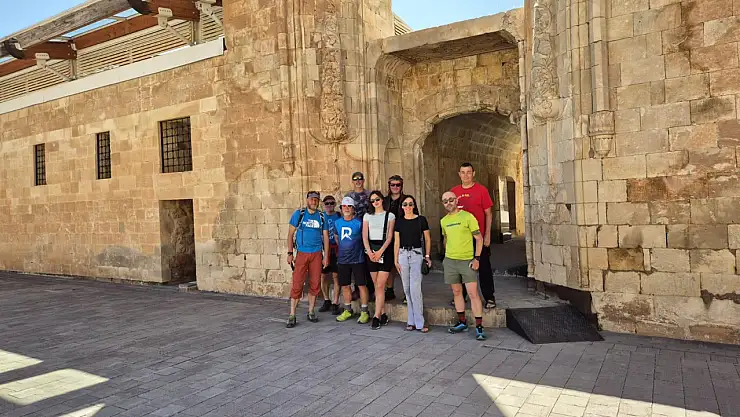 Ağrı Dağı'na çıkan dağcılar İshak Paşa Sarayı'nı ziyaret etti