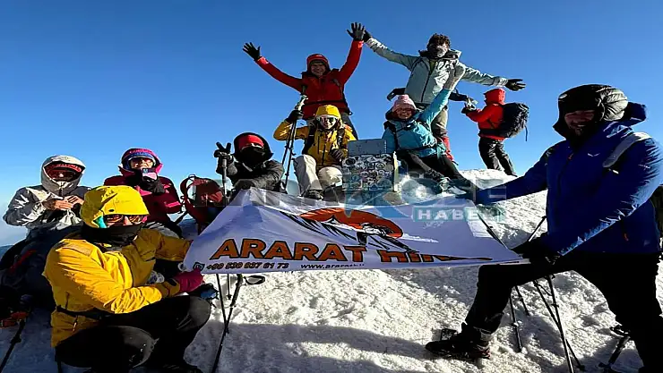 Ağrı Dağı'nın doruğunda Dünya buluşması