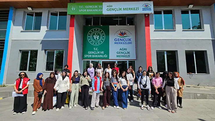 Ağrı'dan İstanbul ve Mersin'e yaz kampı yolculuğu başladı