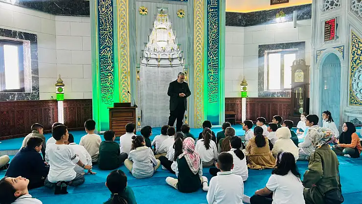 Ağrı Doğa Koleji'nden manevi atmosferde farkındalık ziyareti