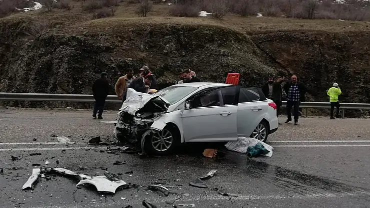 Ağrı-Erzurum karayolunda feci kaza: Araç alev aldı, bir kişi hayatını kaybetti!