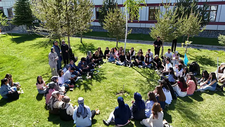 Ağrı İbrahim Çeçen Üniversitesi Rektörlüğü geleceğin eczacılarıyla buluştu