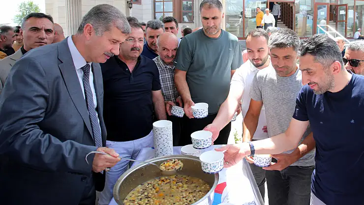 Ağrı İbrahim Çeçen Üniversitesi'nde aşure geleneği yaşatıldı