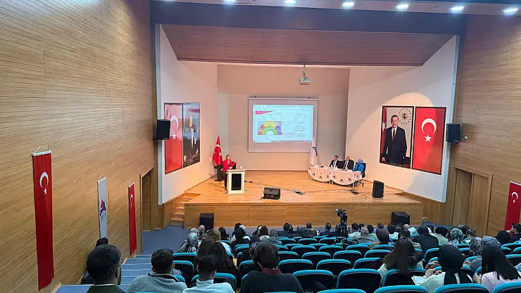 Ağrı İbrahim Çeçen Üniversitesi'nde 24 kasım öğretmenler günü anlamlı programla kutlandı