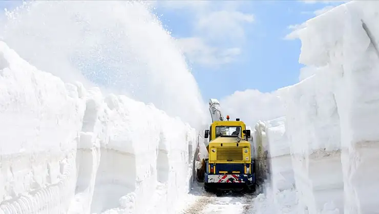 Ağrı İl Özel İdaresi kış sezonunda güvenli ulaşım için hazır